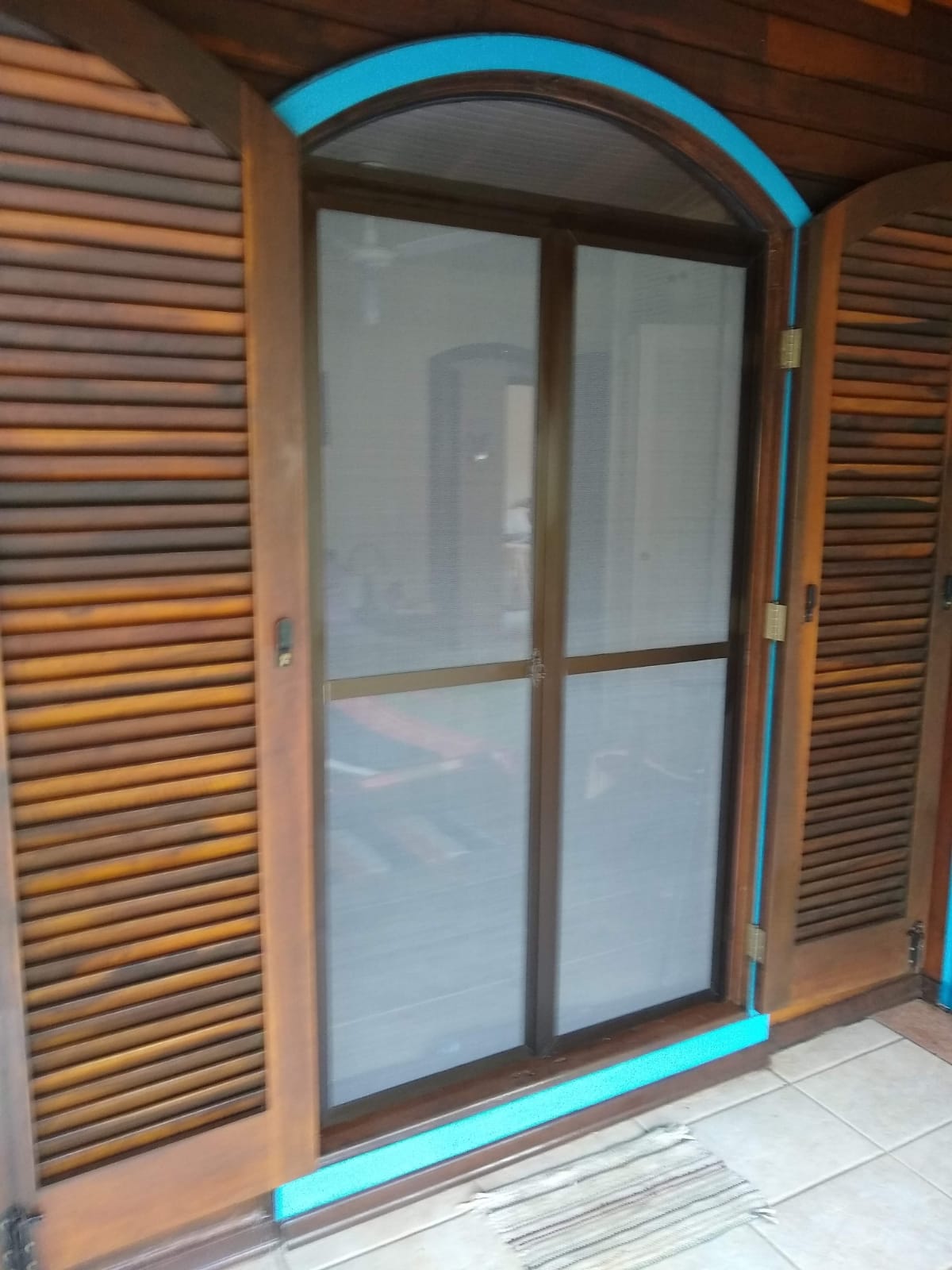 porta tela bronze